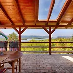 Sunset Hill Vendeghaz